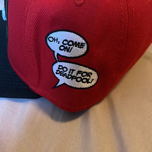 Marvel hat - Picture 2 of 2